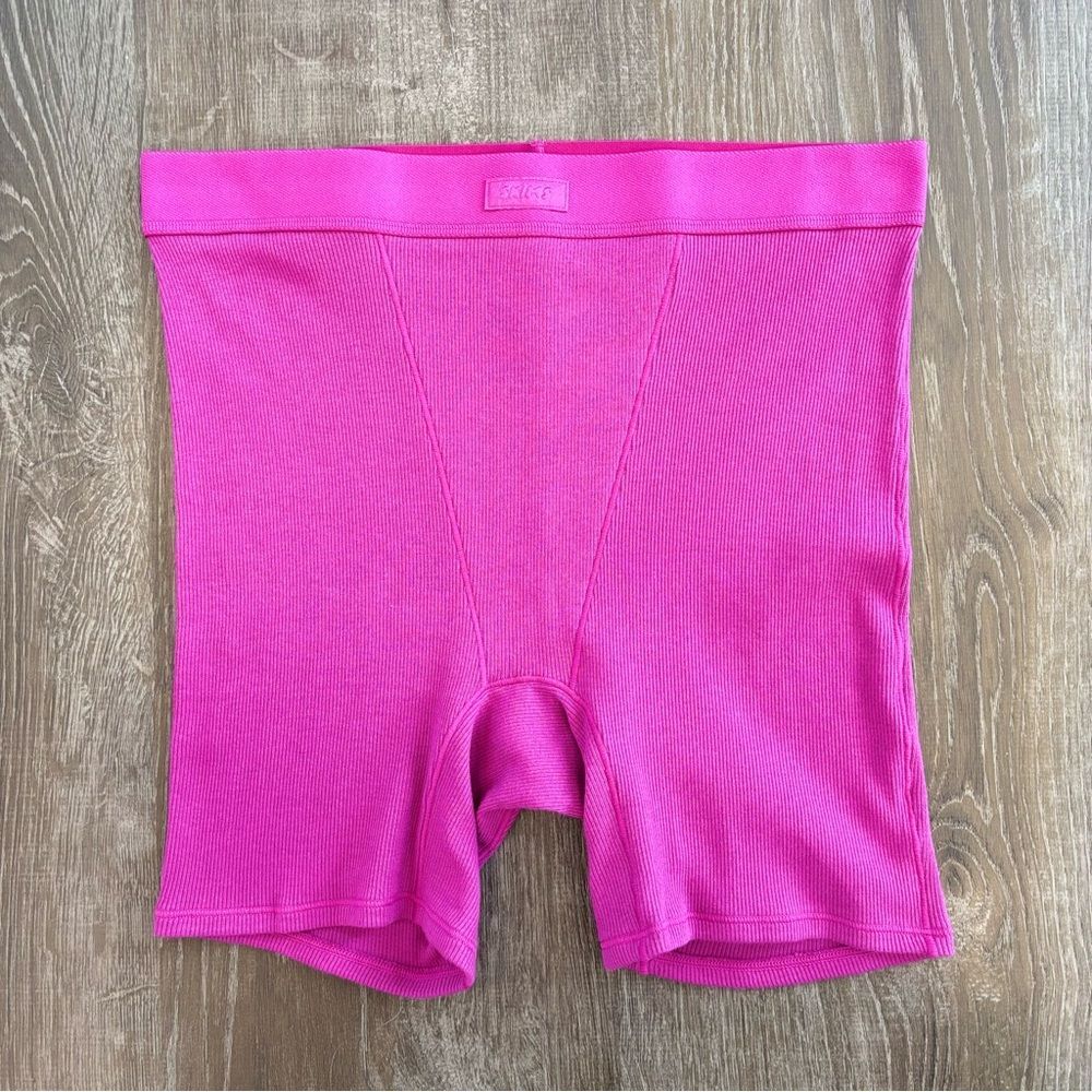 Skims Cotton Rib Boxers Raspberry Medium - Picture 9 of 9